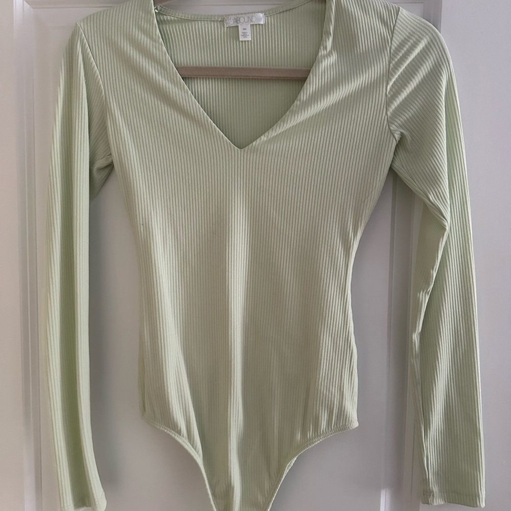 V-Neck Ribbed Long Sleeve Top - Light Green